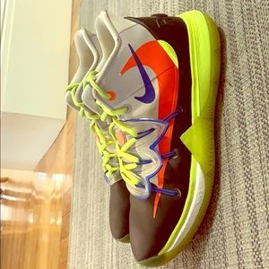 Nike Kyrie Rockets
